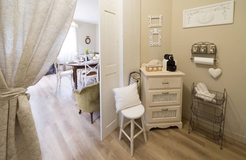 Porto Valtravaglia Apartment | Bnbook Maison Charlotte Apartment with 2 bedrooms Maggiore Lake