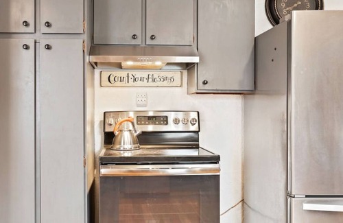 Central - Terry House | Bo's Multi-Family/Group Sanctuary with Hot tub