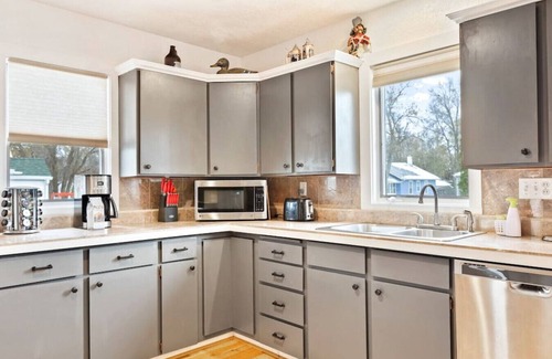 Central - Terry House | Bo's Multi-Family/Group Sanctuary with Hot tub