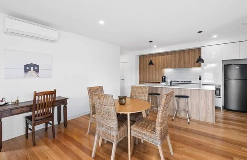 Torquay Apartment | Boardwalk on Bright Coastal Apartment