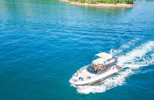 Mangaratiba Boat Rental | Boat Armatti 48 feet Fly Bridge - Boa007