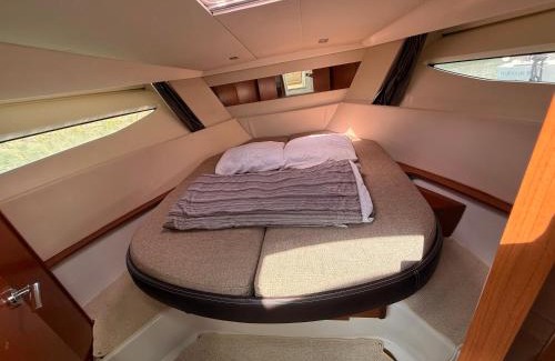 Charente-Maritime Boat Rental | BOAT PARADISE LA ROCHELLE - Leader 10