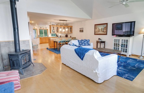 Yachats Apartment | Bob Creek Loft - Cape Perpetua Area