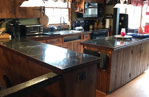 Greentown House | Bob's Big Woods Bungalow - 3 Bedrooms-3 Bath - A/c and Wif