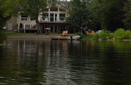 Fenelon Falls Cottage | Bobcaygeon Executive. Sturgeon Lake Waterfront - Kawartha Lakes