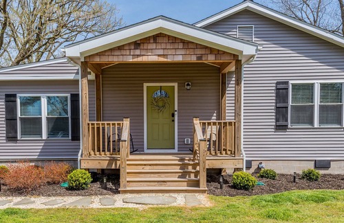 Locustville House | Bobtown Bungalow- By the Chesapeake Bay