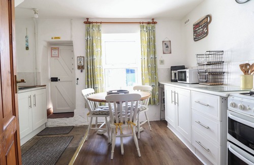 Trawsfynydd Cottage | BODALAW, character holiday cottage, with open fire in Trawsfynydd