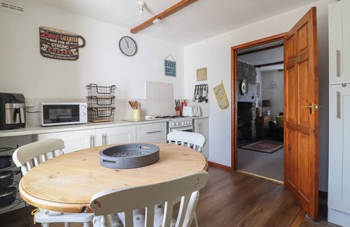 Trawsfynydd Cottage | BODALAW, character holiday cottage, with open fire in Trawsfynydd