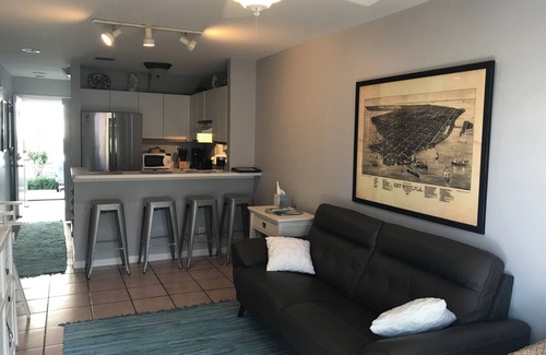 Truman Annex Condo | Bohemian Breeze - Shipyard Truman Annex condo in the heart of Old Town Key West