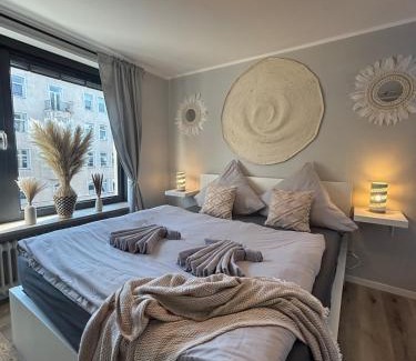 Augustenstraße Apartment | Bohemian Chic Selfie Suite - Munich Central Station