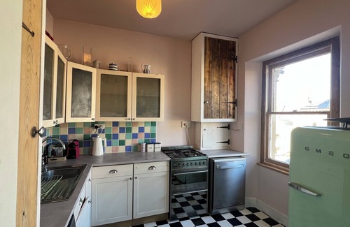 Bristol Apartment | Bohemian, Victorian Maisonette with stunning city views and high ceilings!