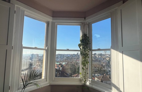 Bristol Apartment | Bohemian, Victorian Maisonette with stunning city views and high ceilings!