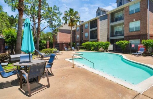 Houston Apartment | Boho Atmosphere Lux - 10 Mins away from Galleria!
