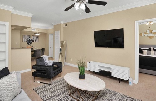 Houston Apartment | Boho Atmosphere Lux - 10 Mins away from Galleria!