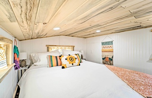 Cortez Apartment | 'Boho Bliss' Cortez Tiny Home: Fireplace, Fire Pit