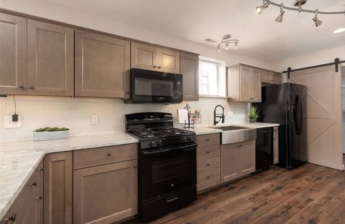 Lindenwood Park House | Boho Bungalow with Great Location!