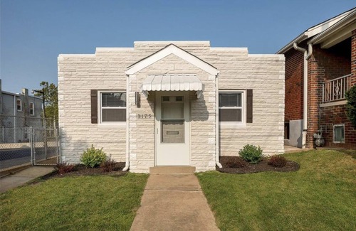 Lindenwood Park House | Boho Bungalow with Great Location!