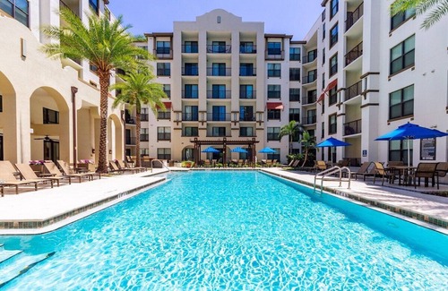 Carver City - Lincoln Gardens Apartment | ☀️Boho Escape☀️ 2/2 Dual King Heated Saltwater Pool
