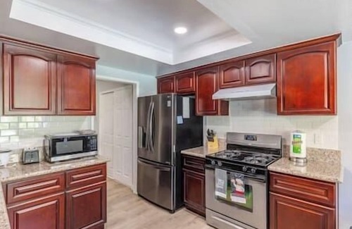 West Covina House | BOHO Hidden Gem fenced backyard garage pet OK