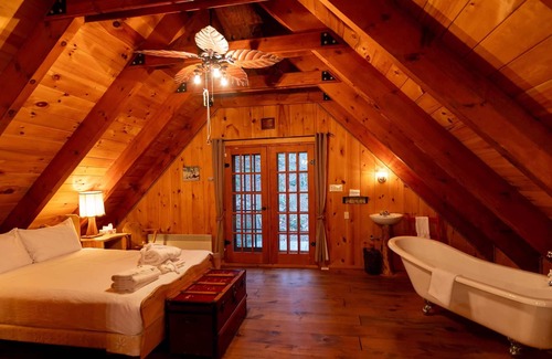 Pointe-au-Chene Ski Chalet | Bois Rond Summary: Bi