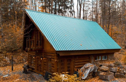 Pointe-au-Chene Ski Chalet | Bois Rond Summary: Bi