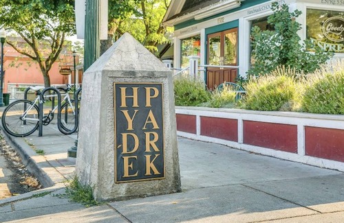 North End House | Boise's Hyde Park Guest Cottage - Fully Fenced Yardn