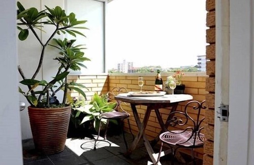 Bondi Apartment | bondi beach studio 8 balcony rooftop pool, aircon, walk to beach, restaurants