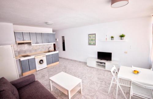 Playa del Ingles Apartment | Bonito Apartamento 105 by CASAS COCODRILO