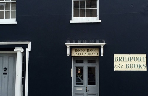 Bridport Apartment | Book Club | Luxury self-catering in the heart of Bridport, Dorset