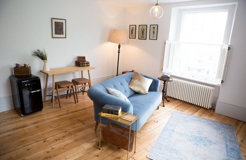 Bridport Apartment | Book Club | Luxury self-catering in the heart of Bridport, Dorset