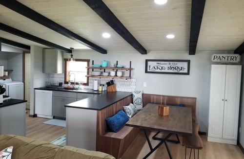 Bradford House | Book for summer fun at Eagles Cove on Lamoka ! Lake steps away