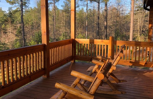 Connellys Springs House | Book now for a spring or summer trip