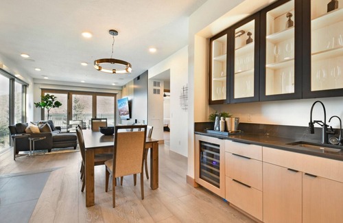 North Park City Condo | Book Today for Holidays Stays! Ski-in/Ski-out Access Condo in Slopeside Development, Near Downtown!