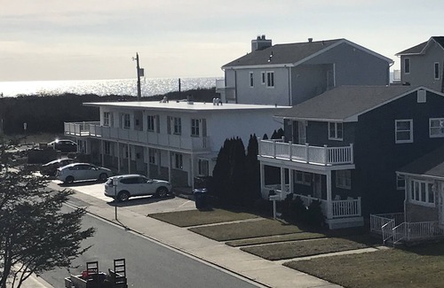 Brigantine House | BOOK YOUR 2026 VACATION NOW Beach Block! Large Townhome Perfect for Families