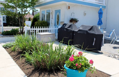 Wildwood Crest Condo | Book Your Fall Get Away in Beautiful Wildwood Crest Condo 2 Blocks to the Beach