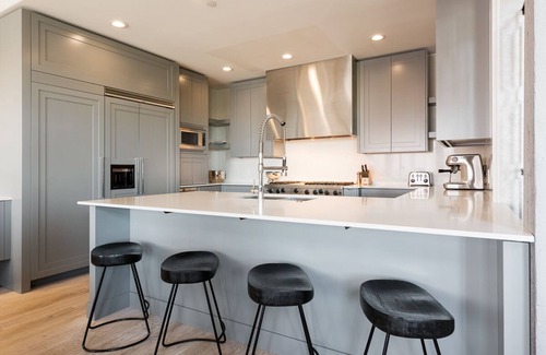 North Park City Cottage | Book Your Winter Getaway Today! Silver Star #41DX - Slopeside Cottage! Private Hot Tub!