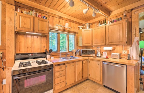 Boothbay Harbor Cabin | Boothbay Harbor Cabin w/Spacious Deck & Yard!