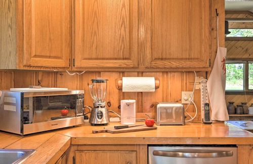 Boothbay Harbor Cabin | Boothbay Harbor Cabin w/Spacious Deck & Yard!