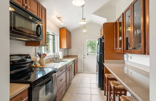 Boothbay Harbor Cottage | Boothbay Harbor Cottage Overlooking Mill Cove