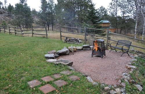 Custer Cabin | Borders National Forest/Sleeps 8-Close to Town/Privacy Yes!