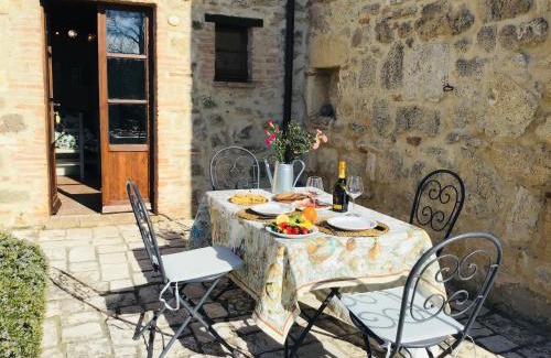 Sarteano House | Borgo Fastelli - House in historical Borgo in Tuscany - Quercia