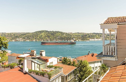 Arnavutkoy Apartment | Bosphorus View Flat With Terrace in Arnavutkoy