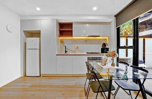 Balwyn Apartment | Botanica - Simply Perfect Balwyn 1BR Home Base