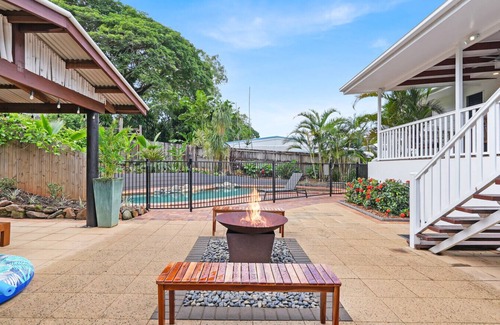 Edge Hill House | Botanica View – Spacious Edge Hill Home with Pool and Views