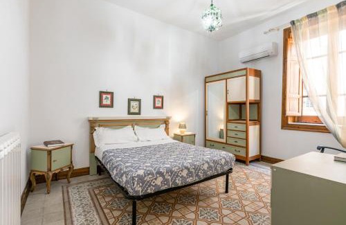 Kalsa Apartment | Botanical Gardens and Villa Giulia Lovely Apartments