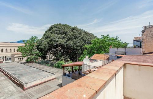 Kalsa Apartment | Botanical Gardens and Villa Giulia Lovely Apartments