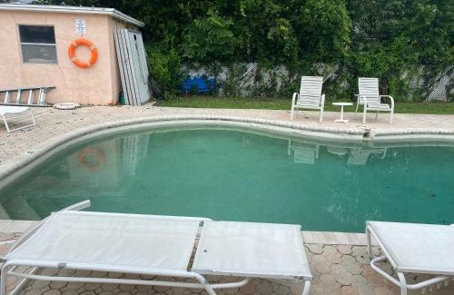 Casselberry Apartment | Botanical Tranquility