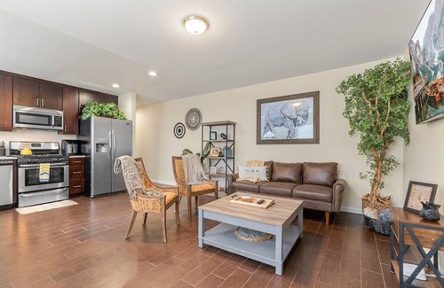 Redlands House | Both Tribune at Redlands