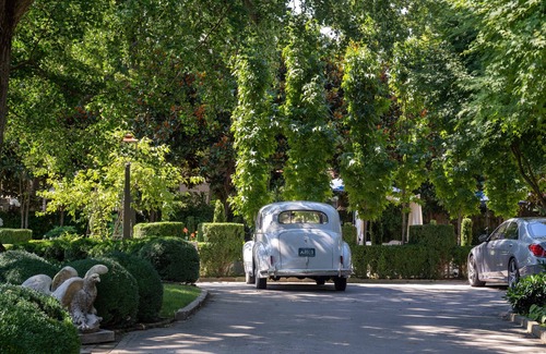 Lexington House | Botherum Carriage House, Garden Lovers Delight