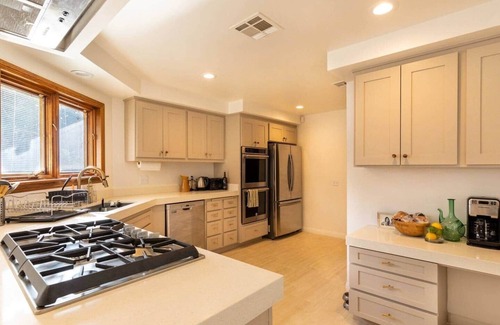 Yucca Valley House | Boulder Grove Ranch Acres of Boulders & Hot Tub